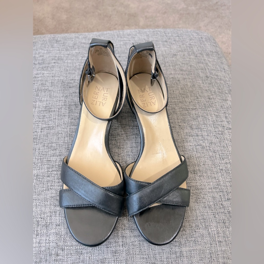 Naturalizer black Leather sandals size 9.5. Brand new no tags. Very comfortable